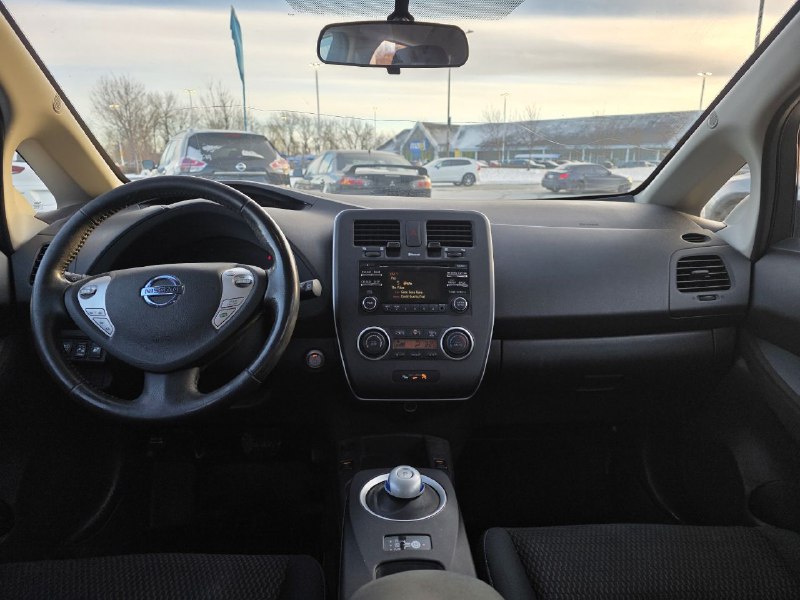 2015 Nissan LEAF SV**JAMAIS ACCIDENTEE**CAMERA DE RECUL**SIEGES CHAUFFANTS** Image principale