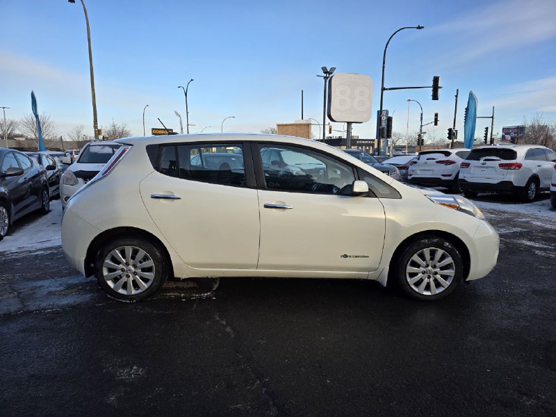 2015 Nissan LEAF SV**JAMAIS ACCIDENTEE**CAMERA DE RECUL**SIEGES CHAUFFANTS** Image principale