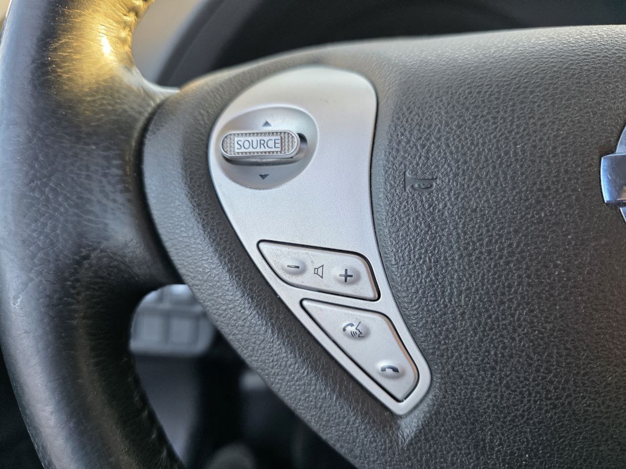 2015 Nissan LEAF SV**JAMAIS ACCIDENTEE**CAMERA DE RECUL**SIEGES CHAUFFANTS** Image principale