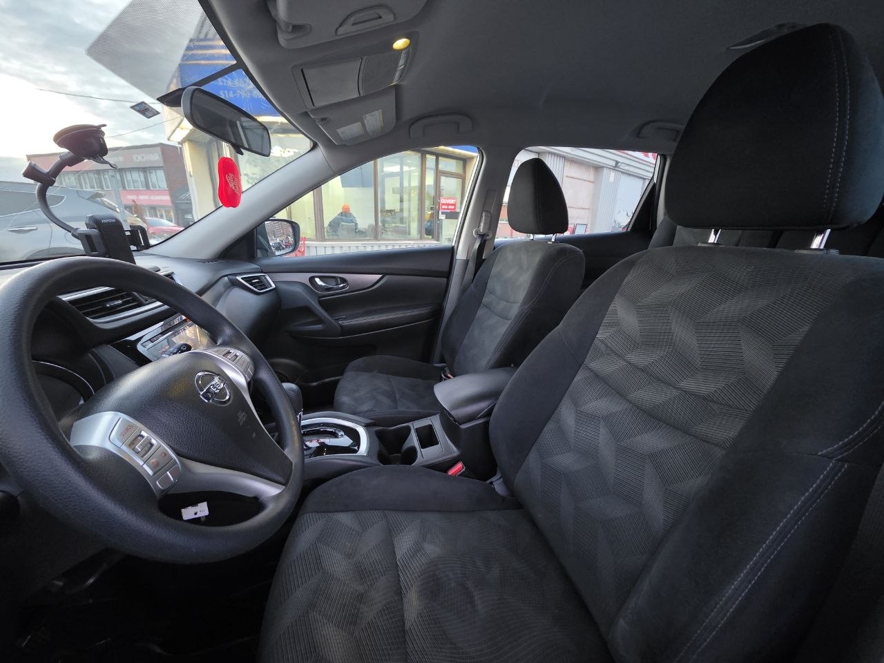 2015 Nissan Rogue S**CAMERA DE RECUL**EN SPECIAL** Main Image