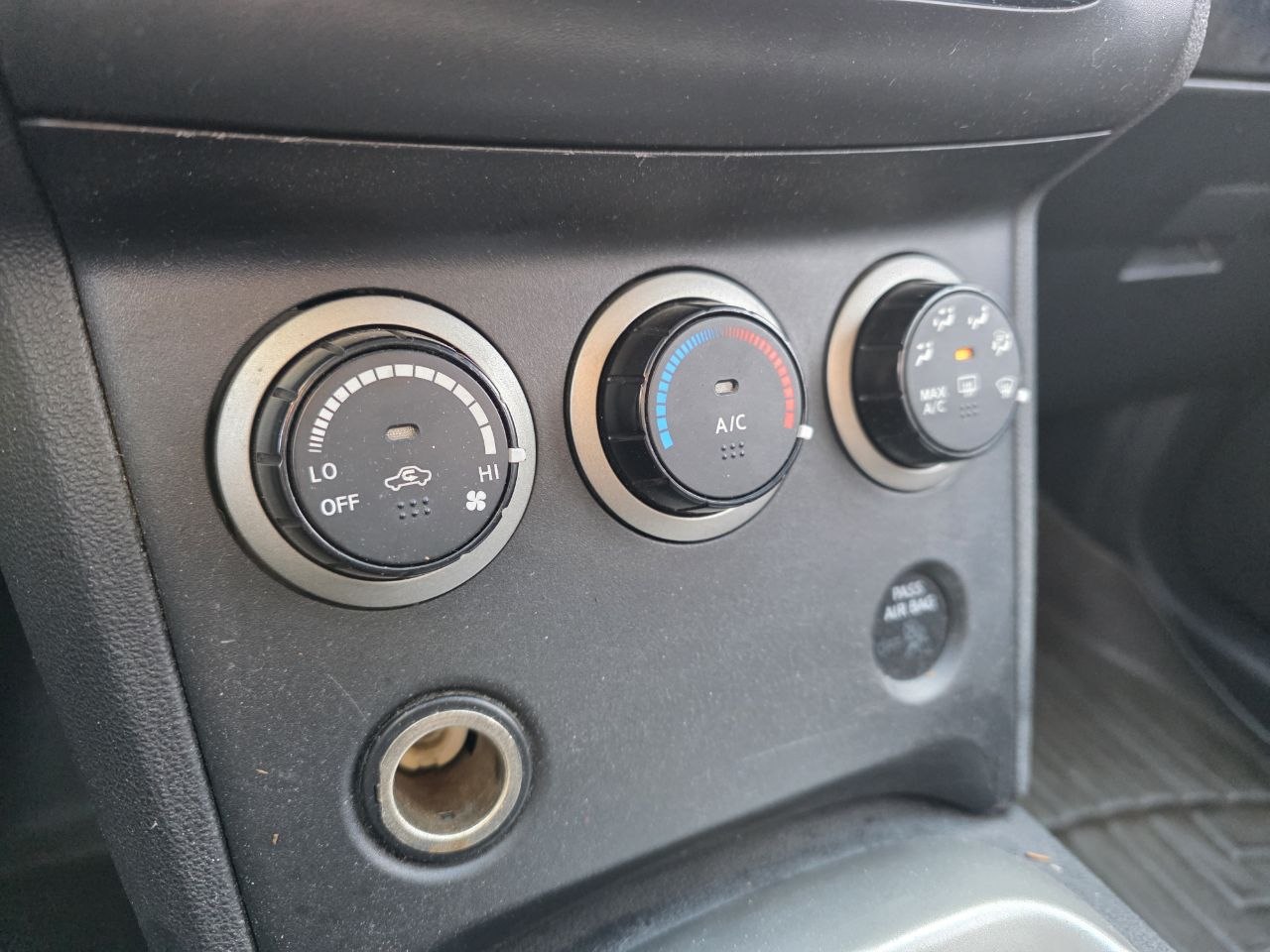 2012 Nissan Rogue **SV**CAMERA DE RECUL**SIEGES CHAUFFANTS**MAGS**EN SPECIAL** Main Image