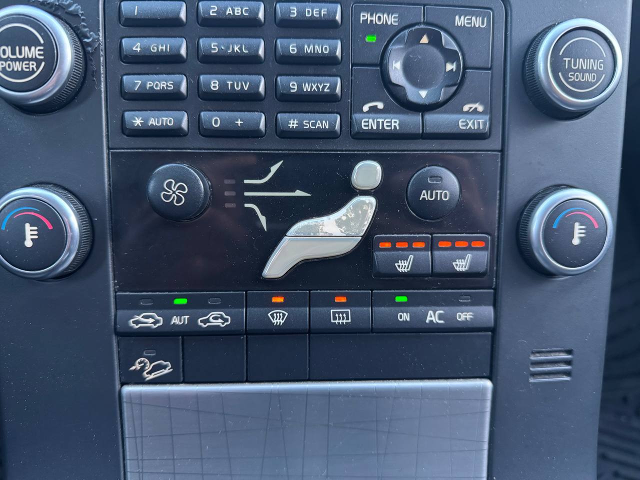 2009 Volvo XC70 3.2L**AWD**TOIT OUVRANT**SIEGES CHAUFFNATS**CUIR**PUSH TO STRAT** Image principale