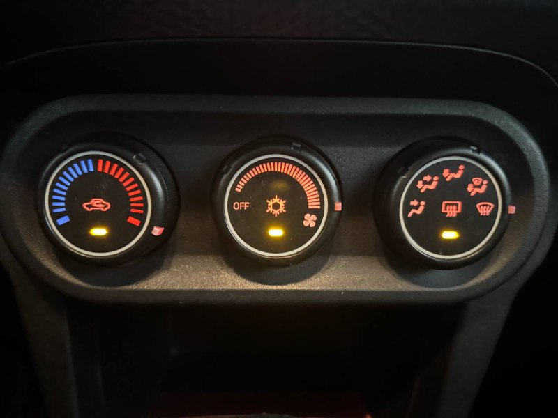 2013 Mitsubishi Lancer SE**10TH ANNIVERSARY EDITION**Un PropriÉtaire**TOIT OUVRANT**SIÈGES CHAUFFANTS** Main Image