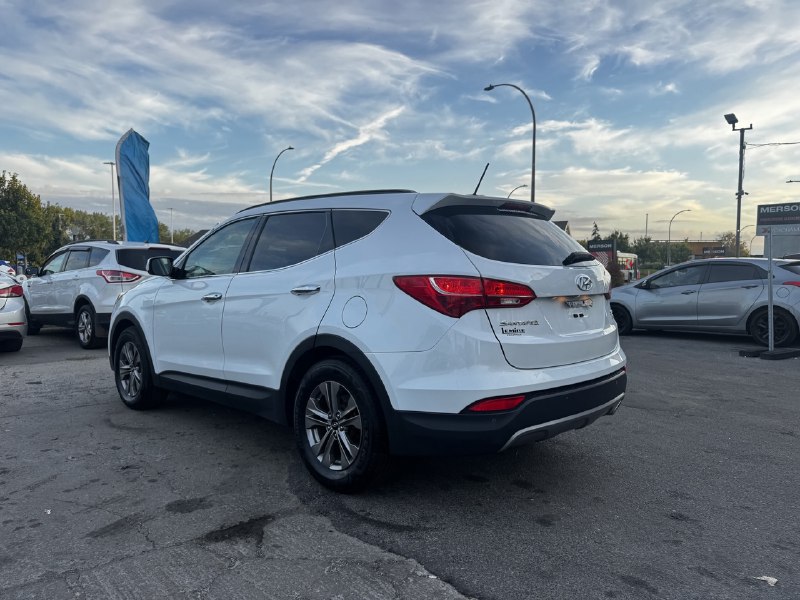 2015 Hyundai Santa Fe Sport Premium**AWD**Jamais Accidente**SIEGES CHAUFFNATS AVANT ET ARRIERE**VOLANT CHAUFFNATS**MAGS** Main Image