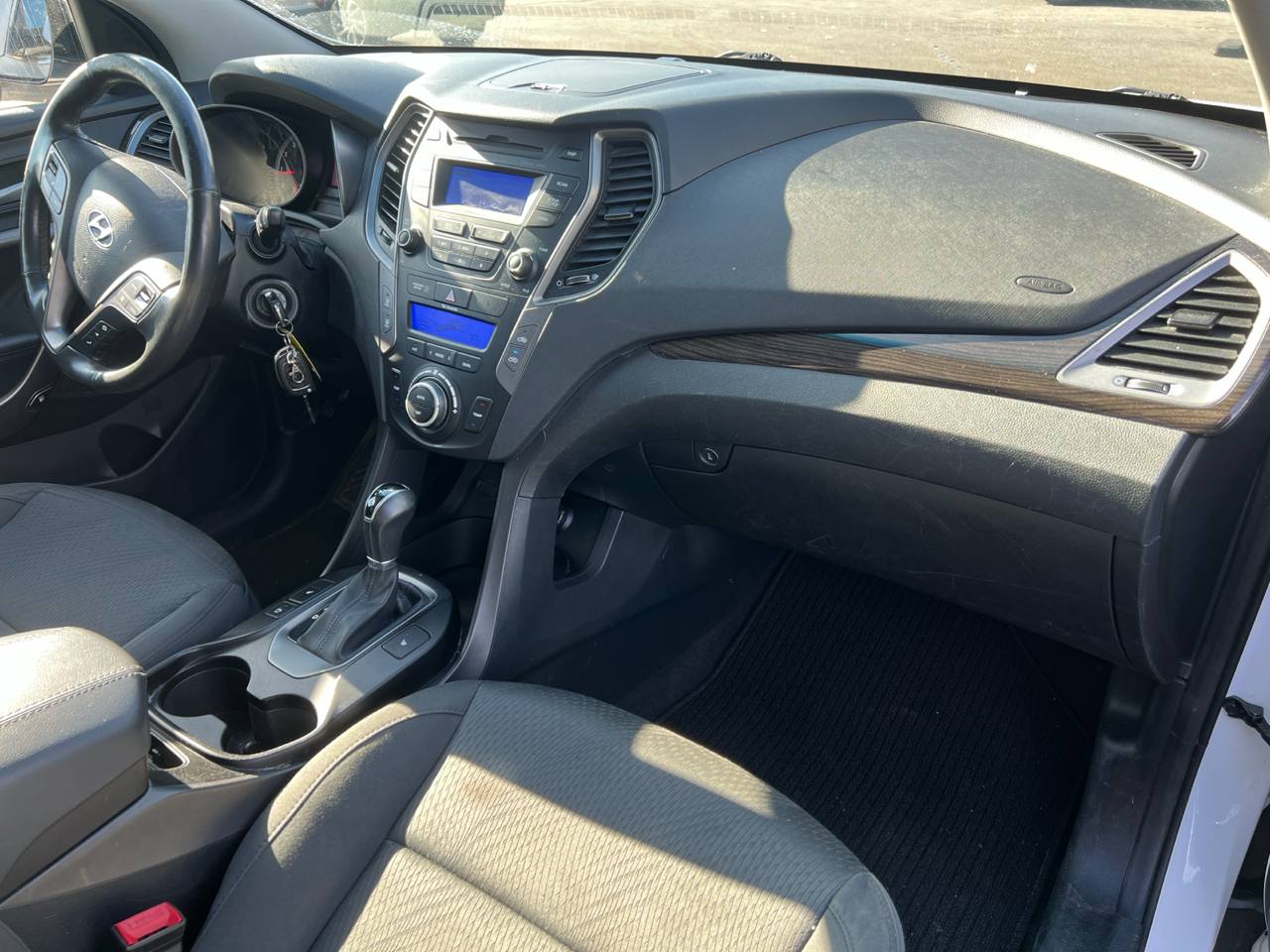 2015 Hyundai Santa Fe Sport Premium**AWD**Jamais Accidente**SIEGES CHAUFFNATS AVANT ET ARRIERE**VOLANT CHAUFFNATS**MAGS** Main Image