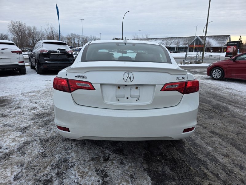 2015 Acura ILX Toit Ouvrant**CAMERA DE RECUL**SIEGES CHAUFFANTS**MAGS** Image principale