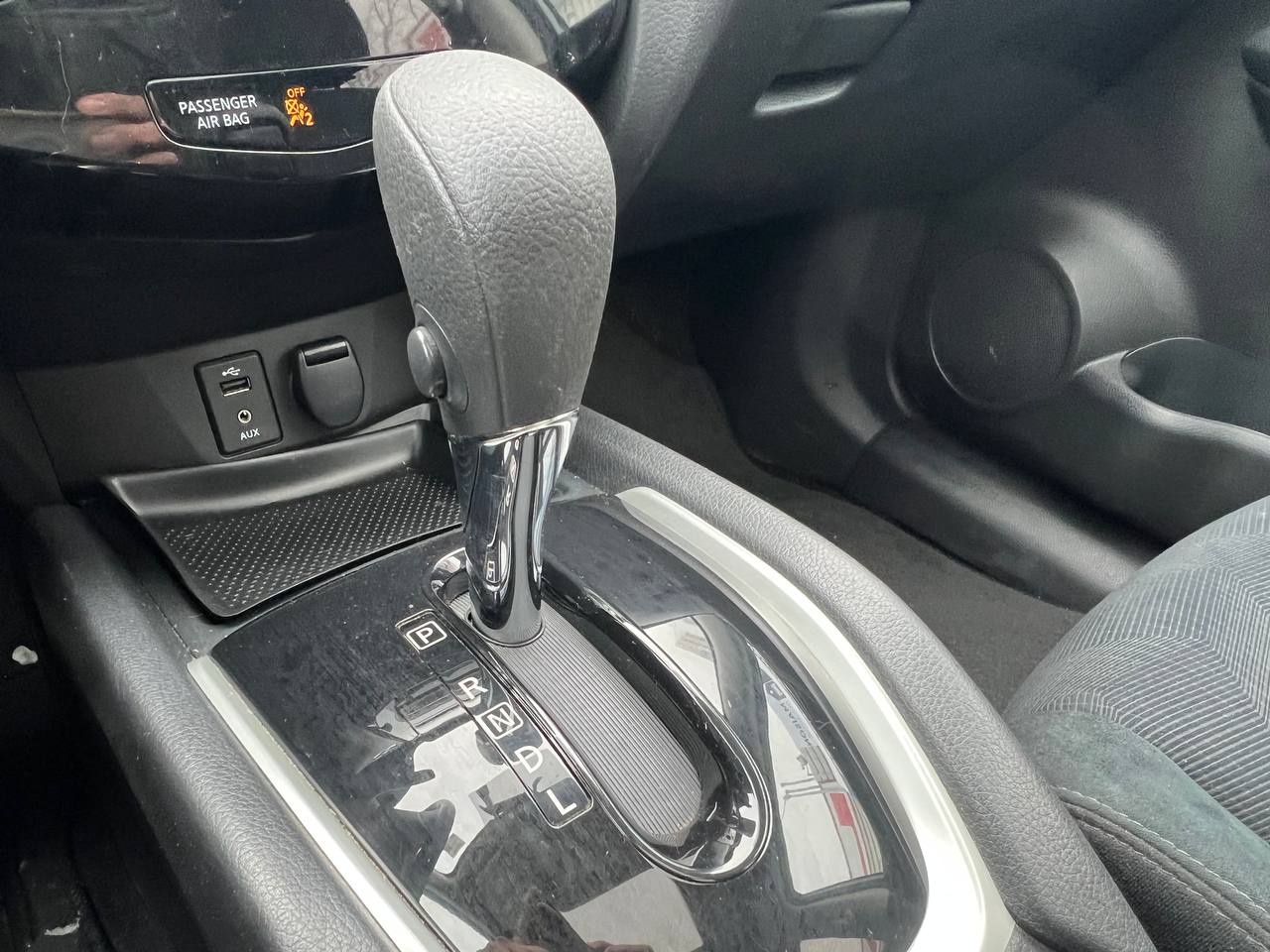 2016 Nissan Rogue SV**AWD**Jamais Accidente**Toit Ouvrant Panoramique**CAMERA DE RECULE**SIEGES CHAUFFNATS**MAGS**Un Proprietaire** Main Image