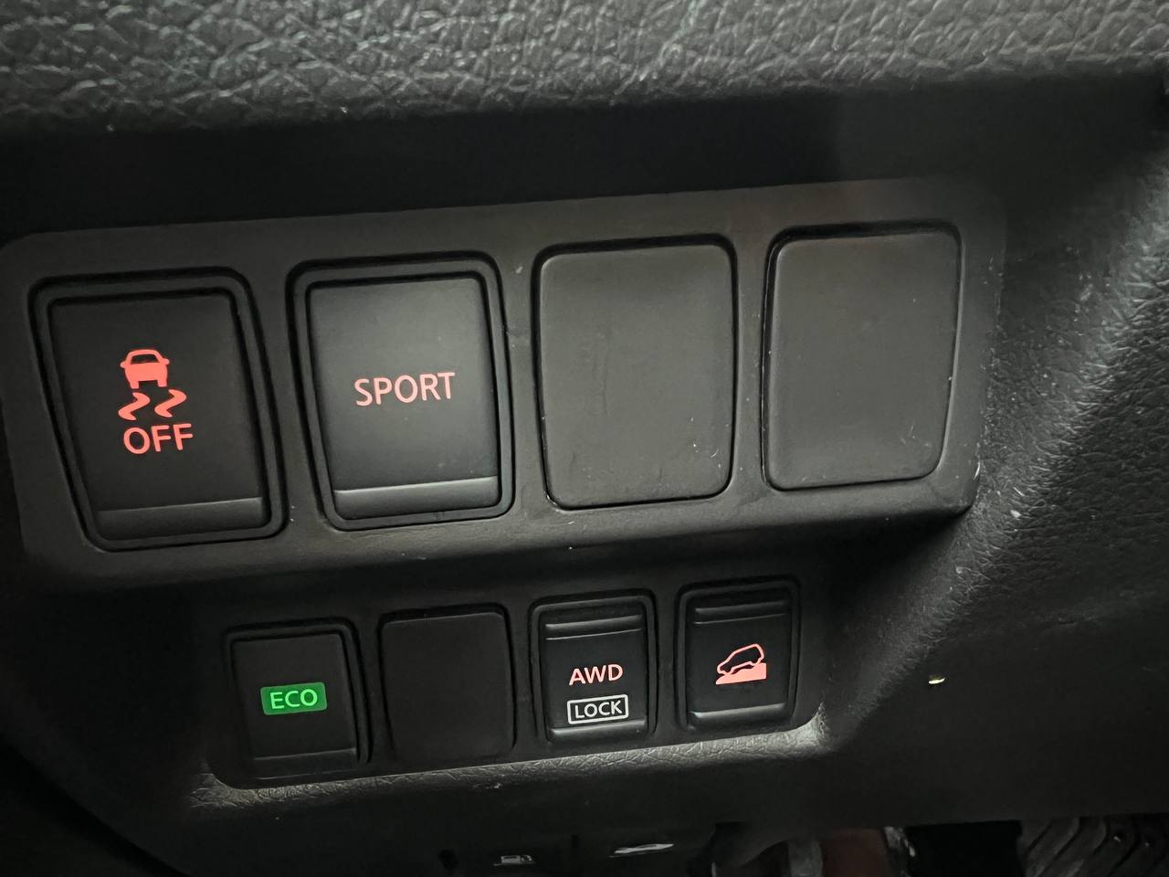 2016 Nissan Rogue SV**AWD**Jamais Accidente**Toit Ouvrant Panoramique**CAMERA DE RECULE**SIEGES CHAUFFNATS**MAGS**Un Proprietaire** Main Image