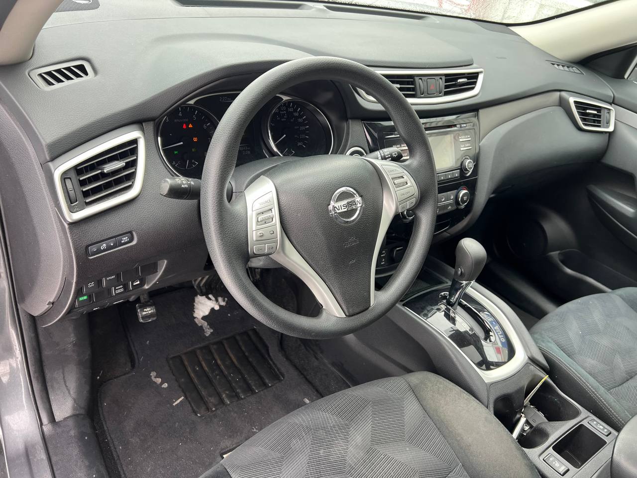 2016 Nissan Rogue SV**AWD**Jamais Accidente**Toit Ouvrant Panoramique**CAMERA DE RECULE**SIEGES CHAUFFNATS**MAGS**Un Proprietaire** Main Image