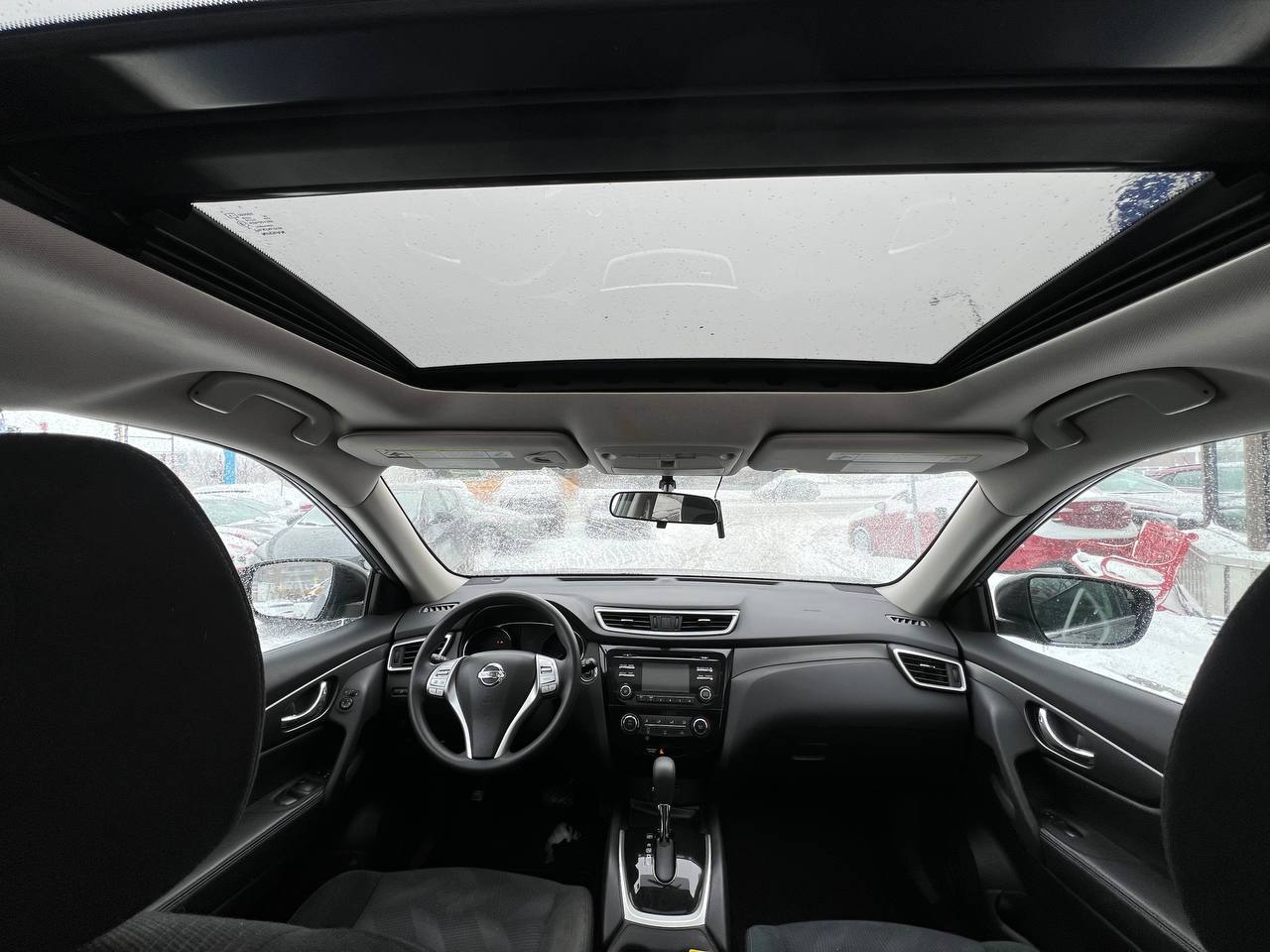 2016 Nissan Rogue SV**AWD**Jamais Accidente**Toit Ouvrant Panoramique**CAMERA DE RECULE**SIEGES CHAUFFNATS**MAGS**Un Proprietaire** Main Image