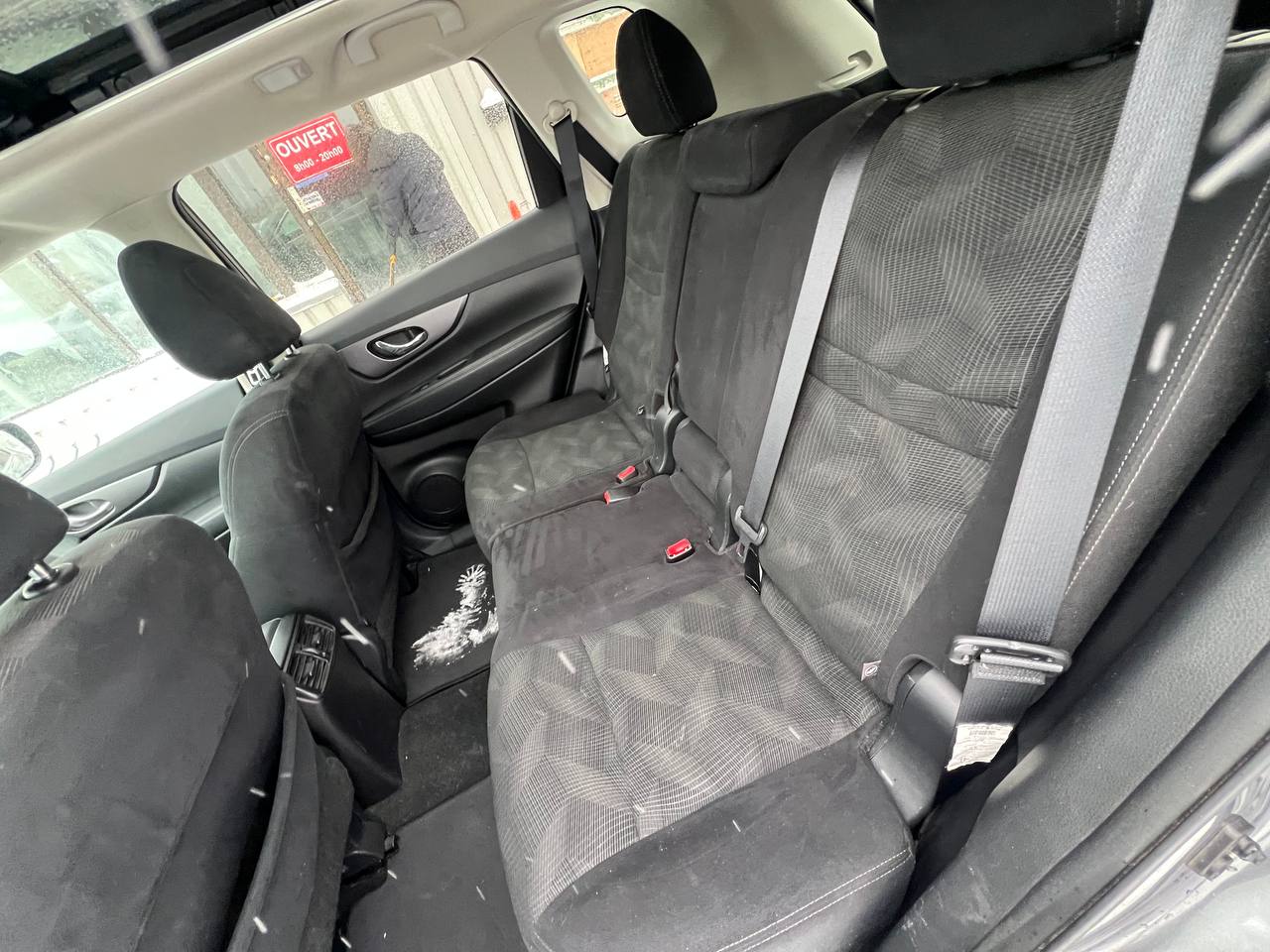 2016 Nissan Rogue SV**AWD**Jamais Accidente**Toit Ouvrant Panoramique**CAMERA DE RECULE**SIEGES CHAUFFNATS**MAGS**Un Proprietaire** Main Image