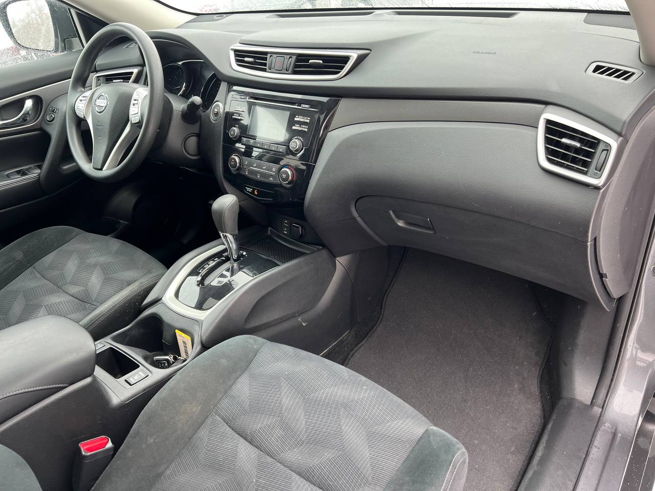 2016 Nissan Rogue SV**AWD**Jamais Accidente**Toit Ouvrant Panoramique**CAMERA DE RECULE**SIEGES CHAUFFNATS**MAGS**Un Proprietaire** Main Image