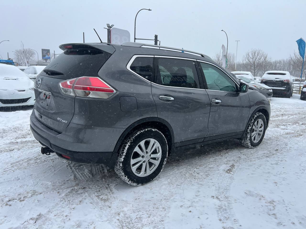 2016 Nissan Rogue SV**AWD**Jamais Accidente**Toit Ouvrant Panoramique**CAMERA DE RECULE**SIEGES CHAUFFNATS**MAGS**Un Proprietaire** Main Image