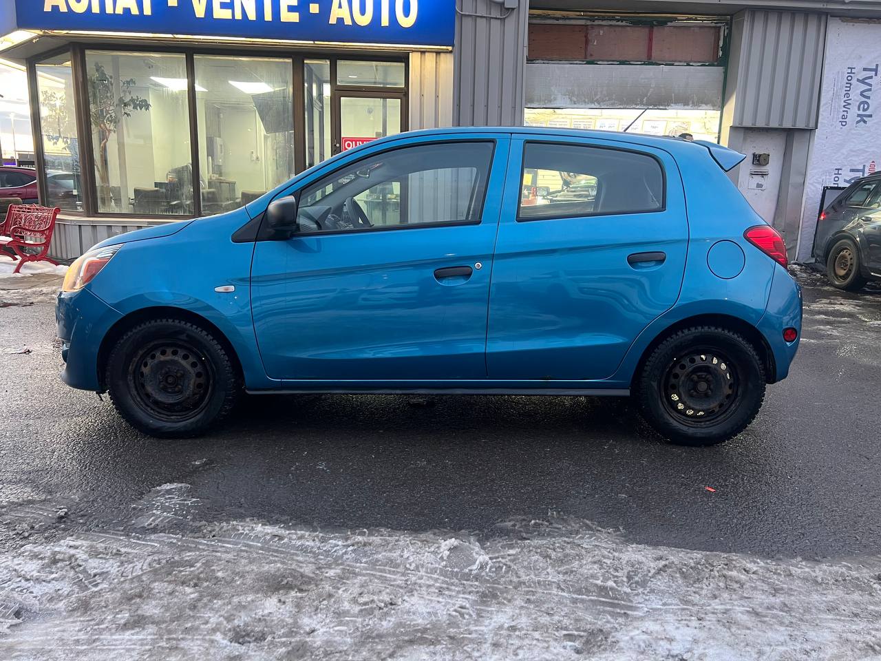 2015 Mitsubishi Mirage ES** Main Image