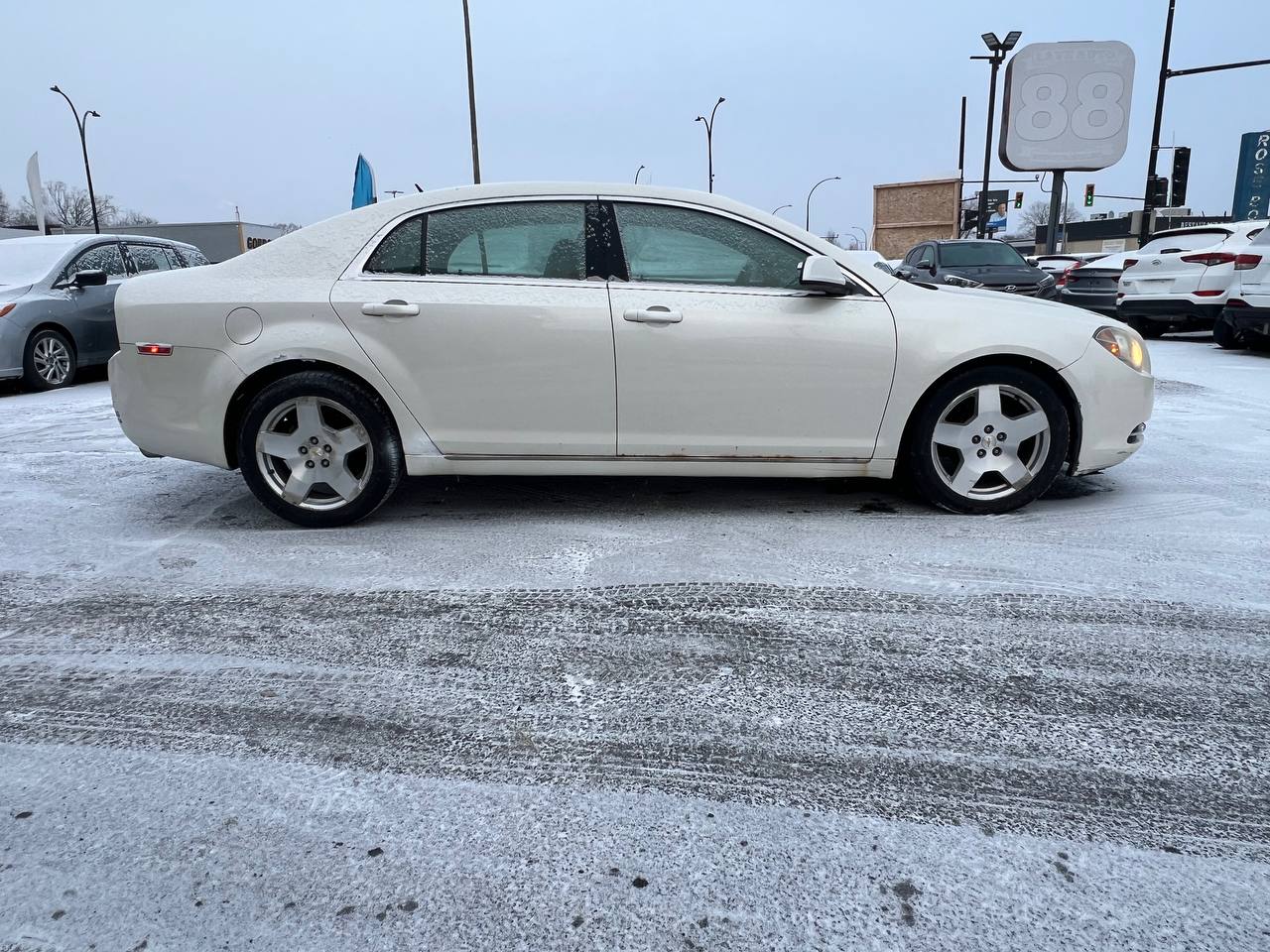 2010 Chevrolet Malibu LT Platinum Edition Main Image