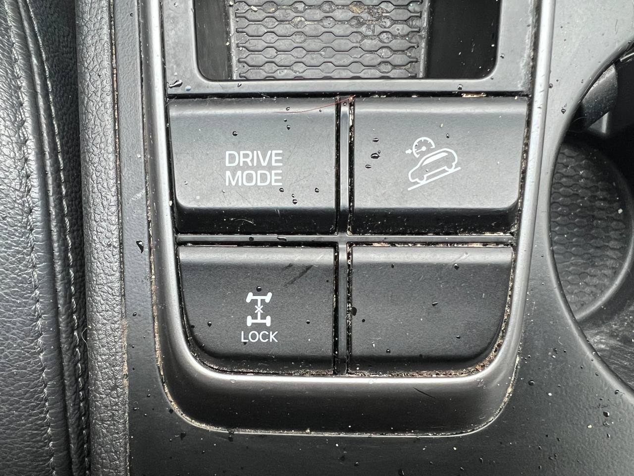 2017 Hyundai Tucson LIMITEE**JAMAIS ACCIDENTEE**CERTIFIEE SAAQ**AWD**TOIT OUVRANT PANORAMIQUE**SIEGES CHAUFFANTS AVANT ET ARRIÈRE**SIEGES EN CUIR**Alerte d’angle mort**VOLANT CHAUFFANT**Mags** Main Image