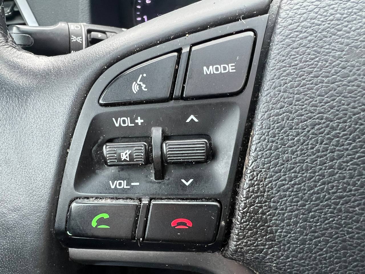 2017 Hyundai Tucson LIMITEE**JAMAIS ACCIDENTEE**CERTIFIEE SAAQ**AWD**TOIT OUVRANT PANORAMIQUE**SIEGES CHAUFFANTS AVANT ET ARRIÈRE**SIEGES EN CUIR**Alerte d’angle mort**VOLANT CHAUFFANT**Mags** Main Image