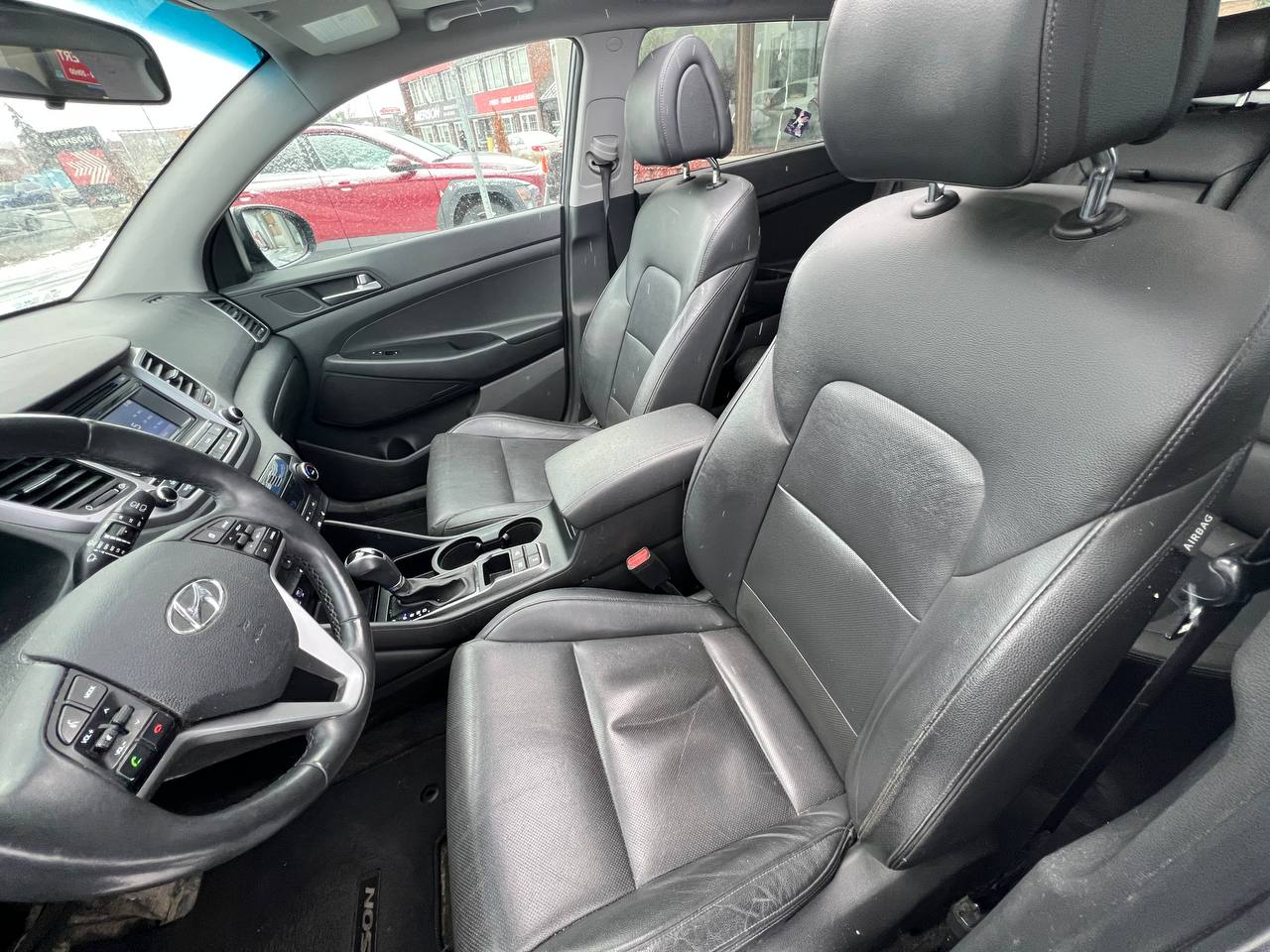 2017 Hyundai Tucson LIMITEE**JAMAIS ACCIDENTEE**CERTIFIEE SAAQ**AWD**TOIT OUVRANT PANORAMIQUE**SIEGES CHAUFFANTS AVANT ET ARRIÈRE**SIEGES EN CUIR**Alerte d’angle mort**VOLANT CHAUFFANT**Mags** Main Image