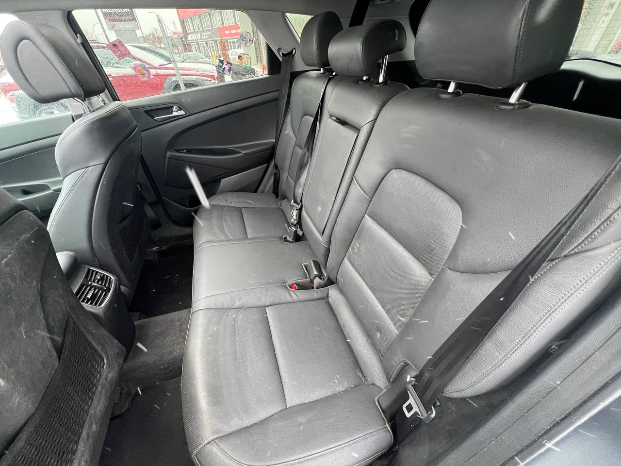 2017 Hyundai Tucson LIMITEE**JAMAIS ACCIDENTEE**CERTIFIEE SAAQ**AWD**TOIT OUVRANT PANORAMIQUE**SIEGES CHAUFFANTS AVANT ET ARRIÈRE**SIEGES EN CUIR**Alerte d’angle mort**VOLANT CHAUFFANT**Mags** Main Image