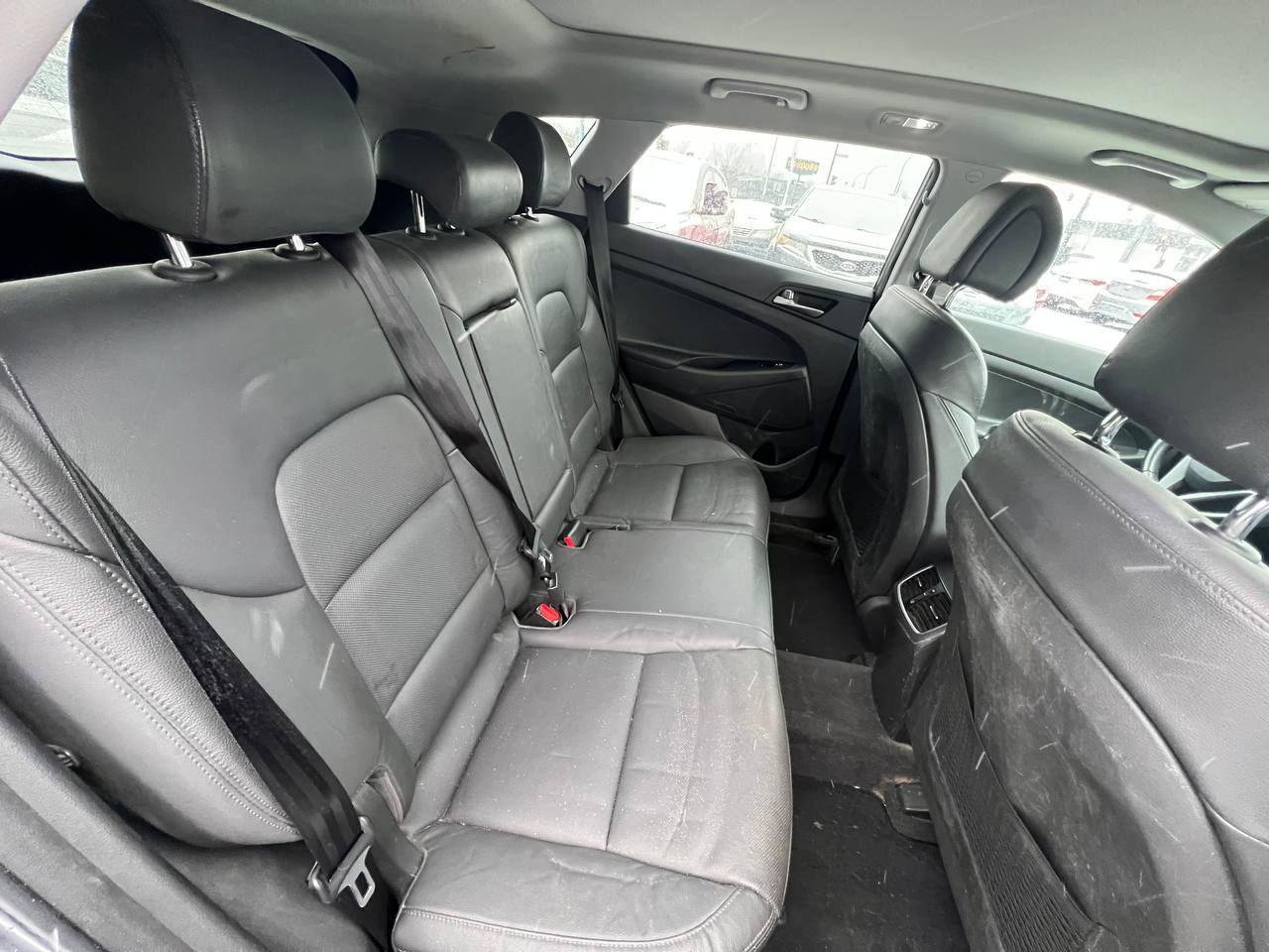 2017 Hyundai Tucson LIMITEE**JAMAIS ACCIDENTEE**CERTIFIEE SAAQ**AWD**TOIT OUVRANT PANORAMIQUE**SIEGES CHAUFFANTS AVANT ET ARRIÈRE**SIEGES EN CUIR**Alerte d’angle mort**VOLANT CHAUFFANT**Mags** Main Image