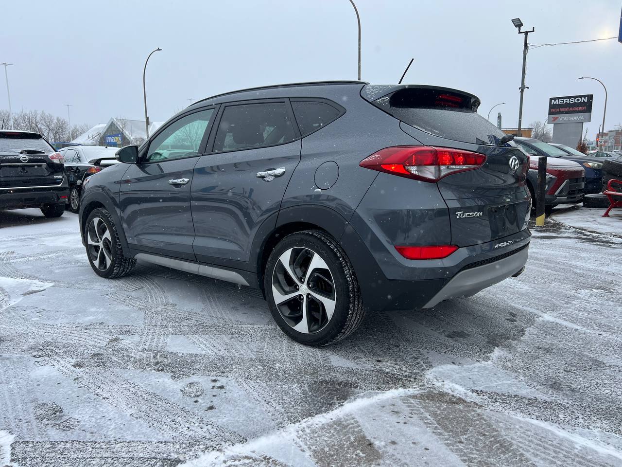 2017 Hyundai Tucson LIMITEE**JAMAIS ACCIDENTEE**CERTIFIEE SAAQ**AWD**TOIT OUVRANT PANORAMIQUE**SIEGES CHAUFFANTS AVANT ET ARRIÈRE**SIEGES EN CUIR**Alerte d’angle mort**VOLANT CHAUFFANT**Mags** Main Image