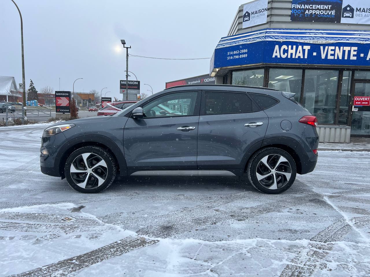 2017 Hyundai Tucson LIMITEE**JAMAIS ACCIDENTEE**CERTIFIEE SAAQ**AWD**TOIT OUVRANT PANORAMIQUE**SIEGES CHAUFFANTS AVANT ET ARRIÈRE**SIEGES EN CUIR**Alerte d’angle mort**VOLANT CHAUFFANT**Mags** Main Image