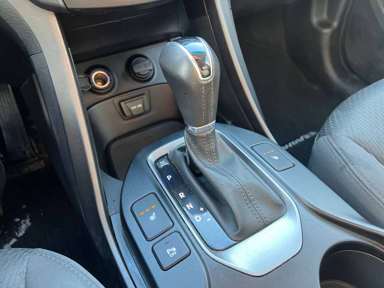 2015 Hyundai Santa Fe Sport Premium**AWD**Jamais Accidente**SIEGES CHAUFFNATS AVANT ET ARRIERE**VOLANT CHAUFFNATS**MAGS** Main Image