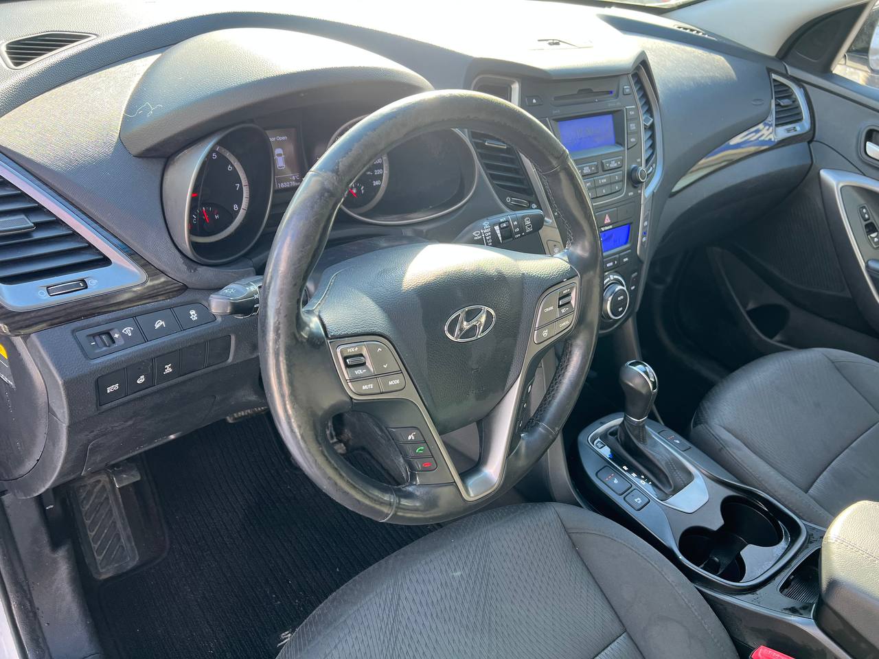 2015 Hyundai Santa Fe Sport Premium**AWD**Jamais Accidente**SIEGES CHAUFFNATS AVANT ET ARRIERE**VOLANT CHAUFFNATS**MAGS** Main Image