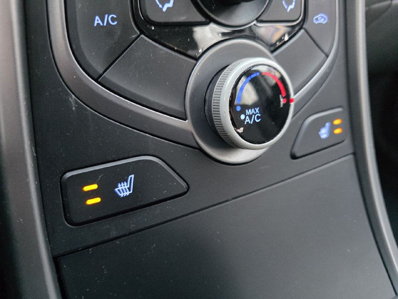 2014 Hyundai Elantra GL**SAAQ CERTIFIEE**SIEGES CHAUFFANTS** Image principale