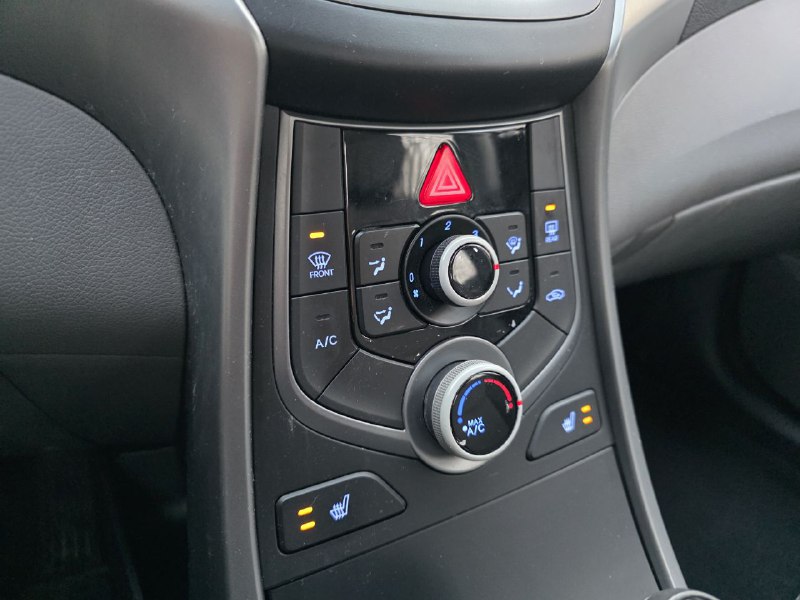 2014 Hyundai Elantra GL**SAAQ CERTIFIEE**SIEGES CHAUFFANTS** Image principale