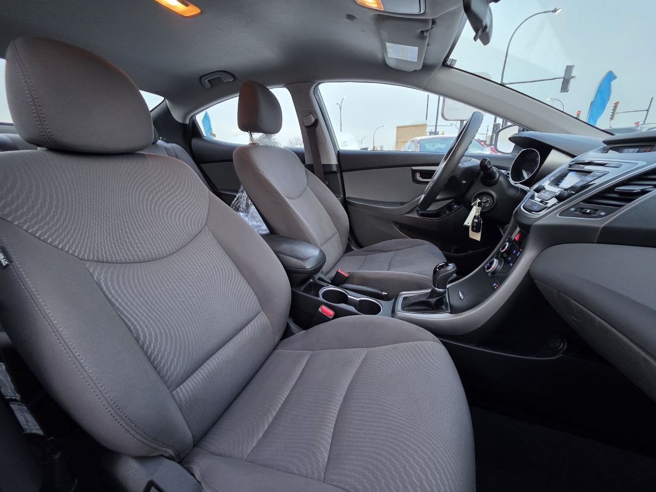 2014 Hyundai Elantra GL**SAAQ CERTIFIEE**SIEGES CHAUFFANTS** Image principale