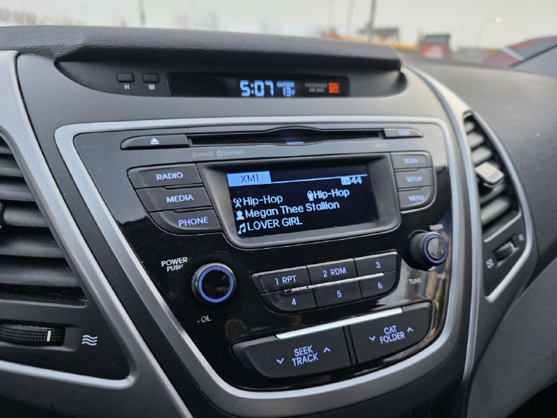 2014 Hyundai Elantra GL**SAAQ CERTIFIEE**SIEGES CHAUFFANTS** Image principale