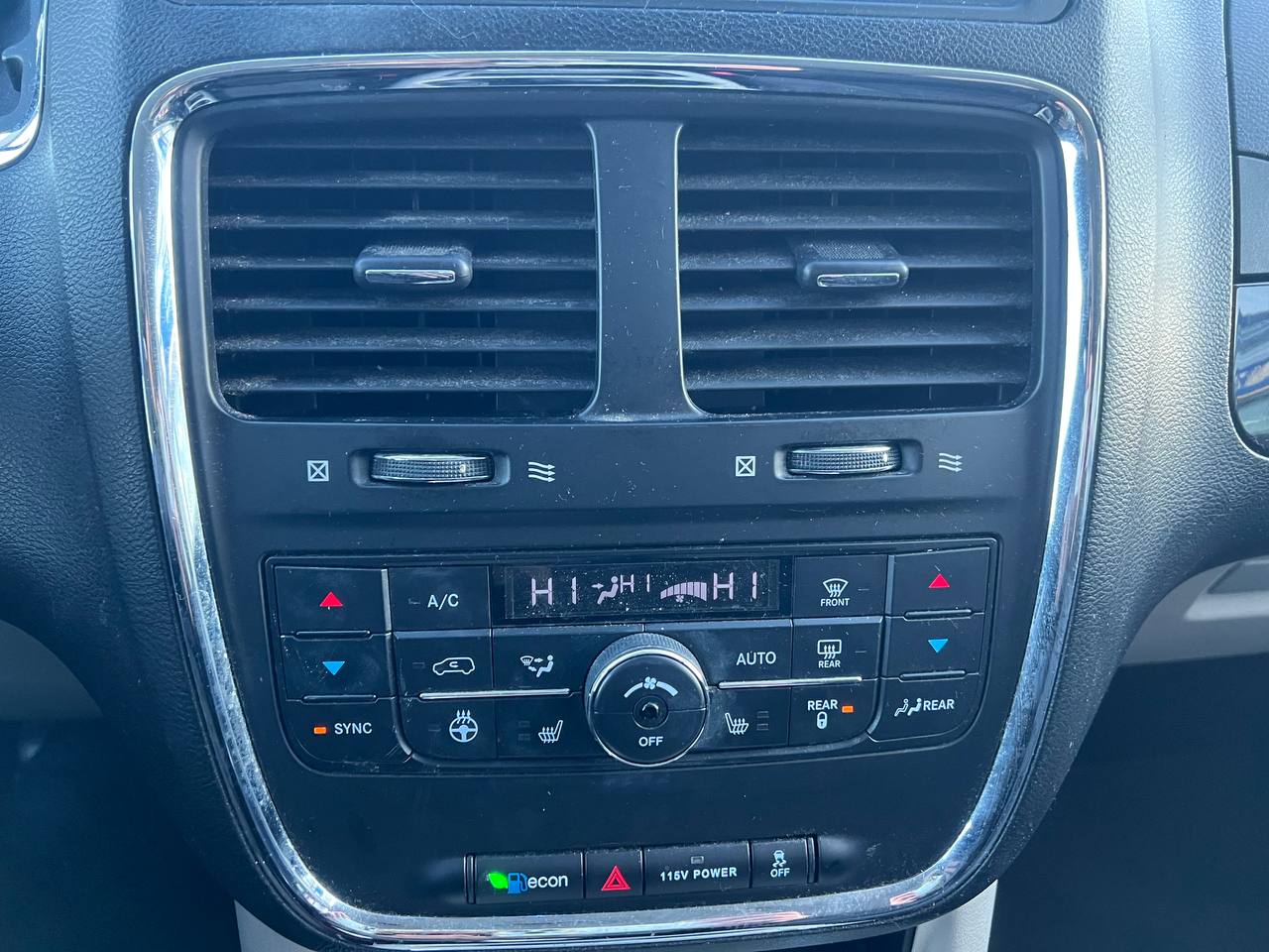 2014 Dodge Grand Caravan Crew**7 PASSAGERS**NAVI**CamÉra de Recul**SIEGES CHAUFFANTS**Volant Chauffant** Main Image