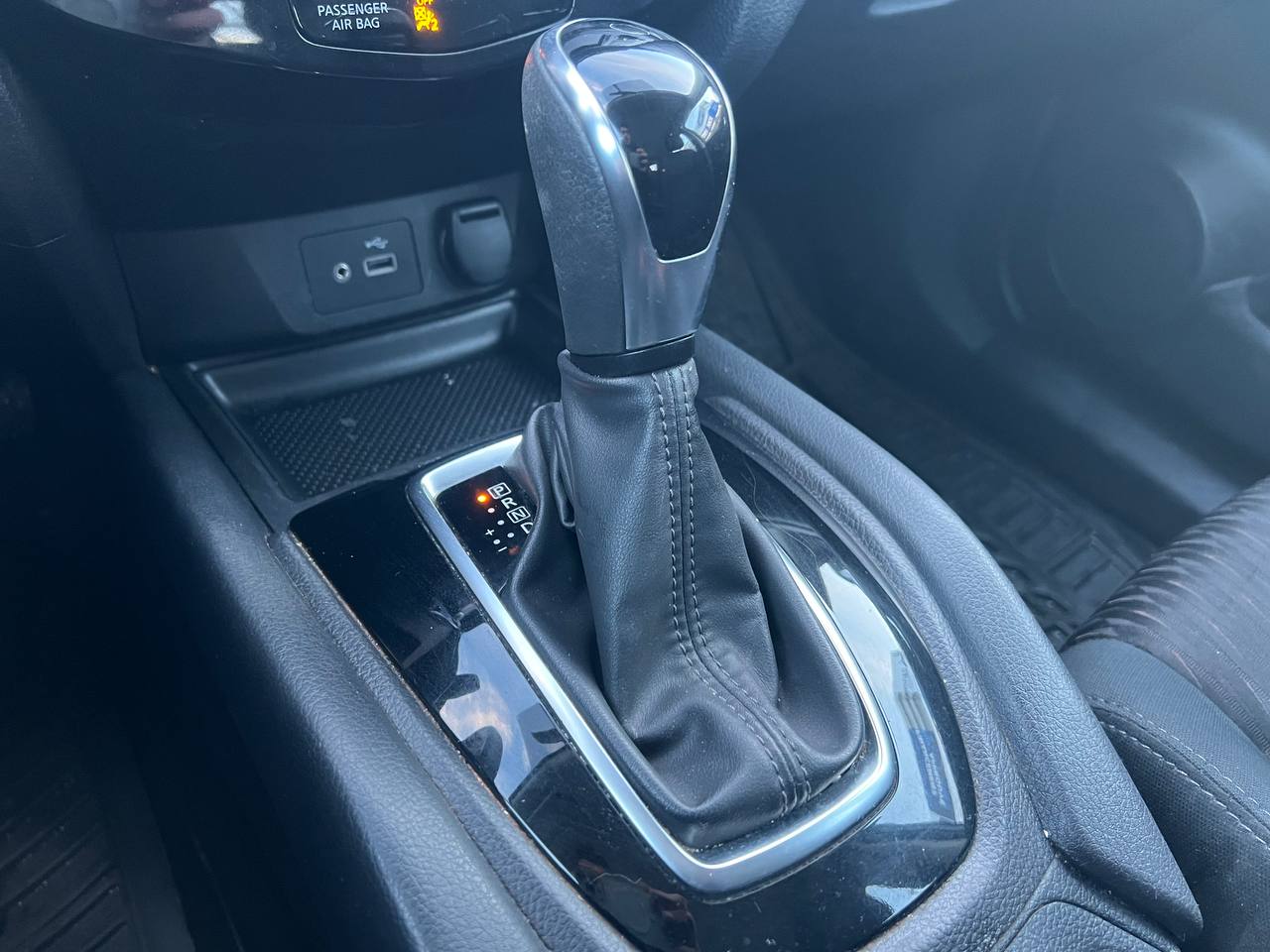 2018 Nissan Rogue S**CAMERA DE RECUL**SIEGES CHAUFFANTS**Alerte d’angle mort** Image principale