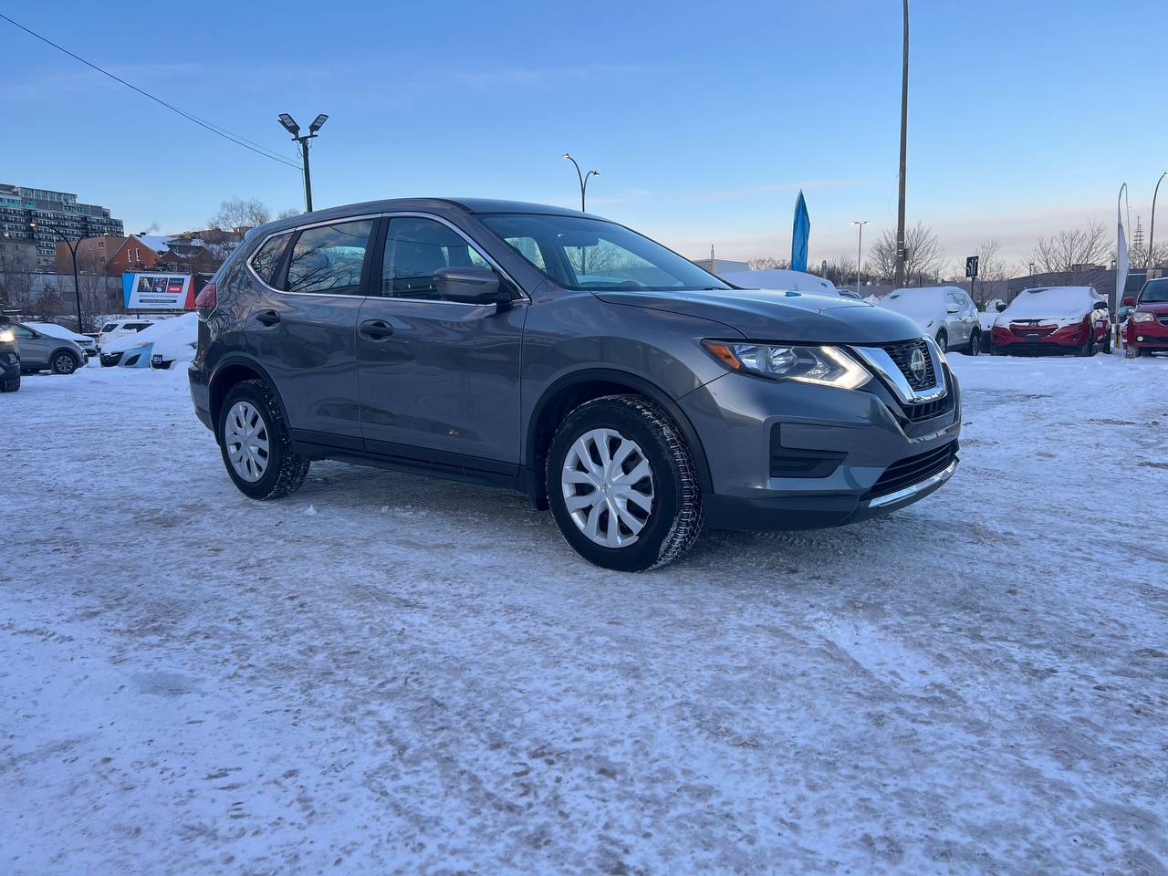 2018 Nissan Rogue S**CAMERA DE RECUL**SIEGES CHAUFFANTS**Alerte d’angle mort** Image principale