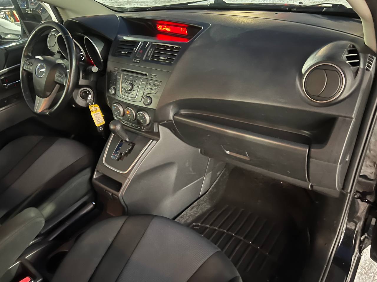 2015 Mazda 5 GS**Jamais Accidente**Tres Bien Entretenu**6 PASSAGERS**MAGS**EN SPECIAL** Main Image