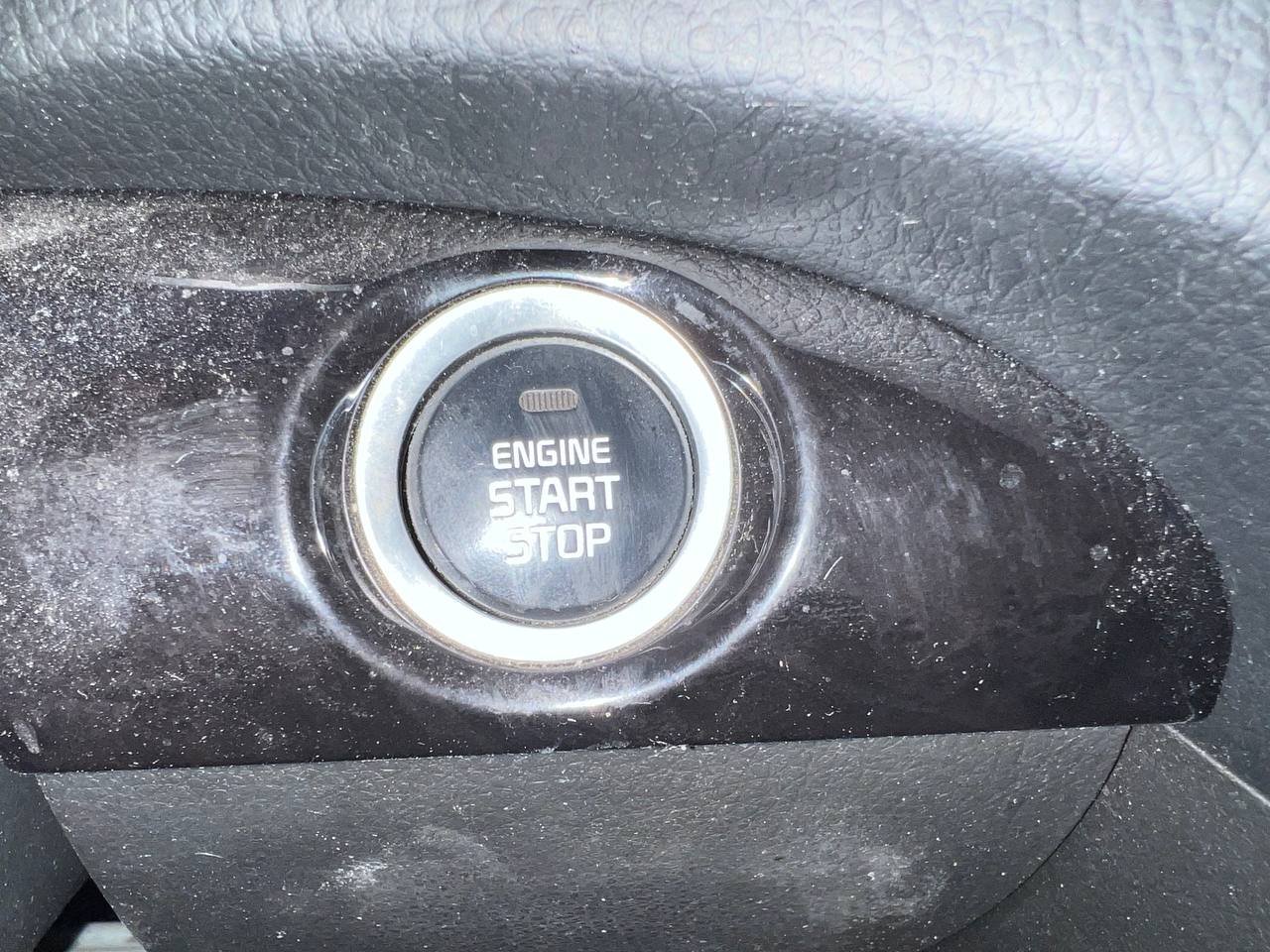 2014 Kia Sorento SX**JAMAIS ACCIDENTEE**AWD**TOIT OUVRANT PANAROMIQUE**CAMERA DE RECULE**NAVI**SIEGES EN CUIR**SIEGES CHAUFFANTS AVANT ET ARRIERE**SiÈge VentilÉ**VOLANT CHAUFFANT**Alerte d’angle mort** Main Image