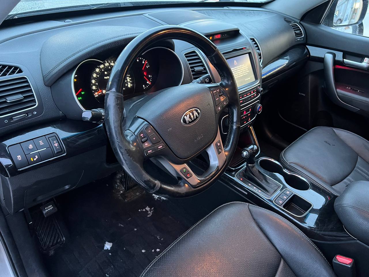 2014 Kia Sorento SX**JAMAIS ACCIDENTEE**AWD**TOIT OUVRANT PANAROMIQUE**CAMERA DE RECULE**NAVI**SIEGES EN CUIR**SIEGES CHAUFFANTS AVANT ET ARRIERE**SiÈge VentilÉ**VOLANT CHAUFFANT**Alerte d’angle mort** Main Image
