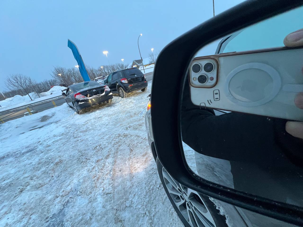 2014 Kia Sorento SX**JAMAIS ACCIDENTEE**AWD**TOIT OUVRANT PANAROMIQUE**CAMERA DE RECULE**NAVI**SIEGES EN CUIR**SIEGES CHAUFFANTS AVANT ET ARRIERE**SiÈge VentilÉ**VOLANT CHAUFFANT**Alerte d’angle mort** Main Image