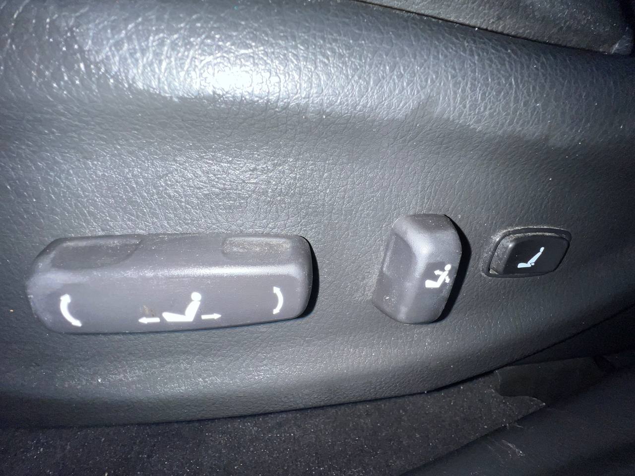 2014 Kia Sorento SX**JAMAIS ACCIDENTEE**AWD**TOIT OUVRANT PANAROMIQUE**CAMERA DE RECULE**NAVI**SIEGES EN CUIR**SIEGES CHAUFFANTS AVANT ET ARRIERE**SiÈge VentilÉ**VOLANT CHAUFFANT**Alerte d’angle mort** Main Image