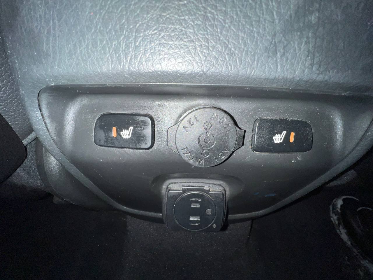 2014 Kia Sorento SX**JAMAIS ACCIDENTEE**AWD**TOIT OUVRANT PANAROMIQUE**CAMERA DE RECULE**NAVI**SIEGES EN CUIR**SIEGES CHAUFFANTS AVANT ET ARRIERE**SiÈge VentilÉ**VOLANT CHAUFFANT**Alerte d’angle mort** Main Image