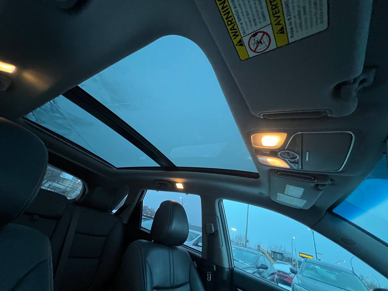 2014 Kia Sorento SX**JAMAIS ACCIDENTEE**AWD**TOIT OUVRANT PANAROMIQUE**CAMERA DE RECULE**NAVI**SIEGES EN CUIR**SIEGES CHAUFFANTS AVANT ET ARRIERE**SiÈge VentilÉ**VOLANT CHAUFFANT**Alerte d’angle mort** Main Image