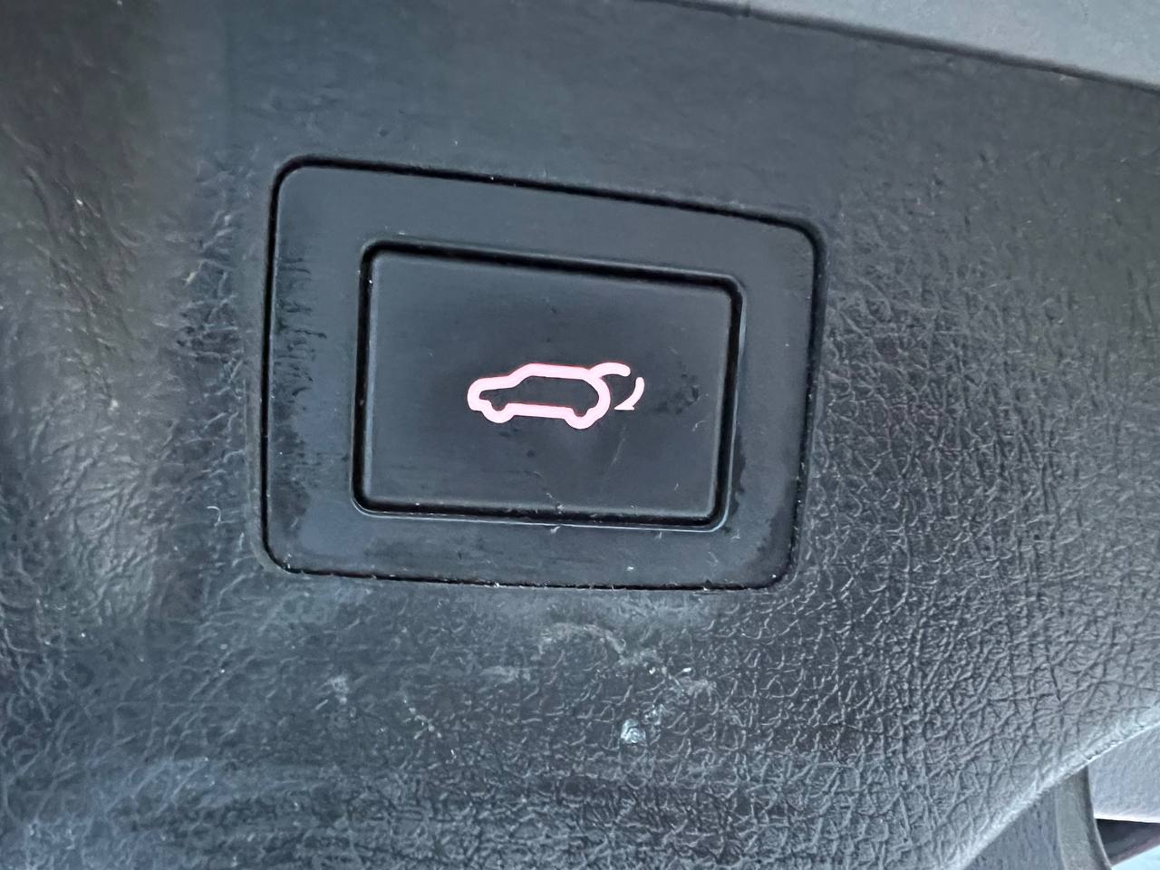 2014 Kia Sorento SX**JAMAIS ACCIDENTEE**AWD**TOIT OUVRANT PANAROMIQUE**CAMERA DE RECULE**NAVI**SIEGES EN CUIR**SIEGES CHAUFFANTS AVANT ET ARRIERE**SiÈge VentilÉ**VOLANT CHAUFFANT**Alerte d’angle mort** Main Image