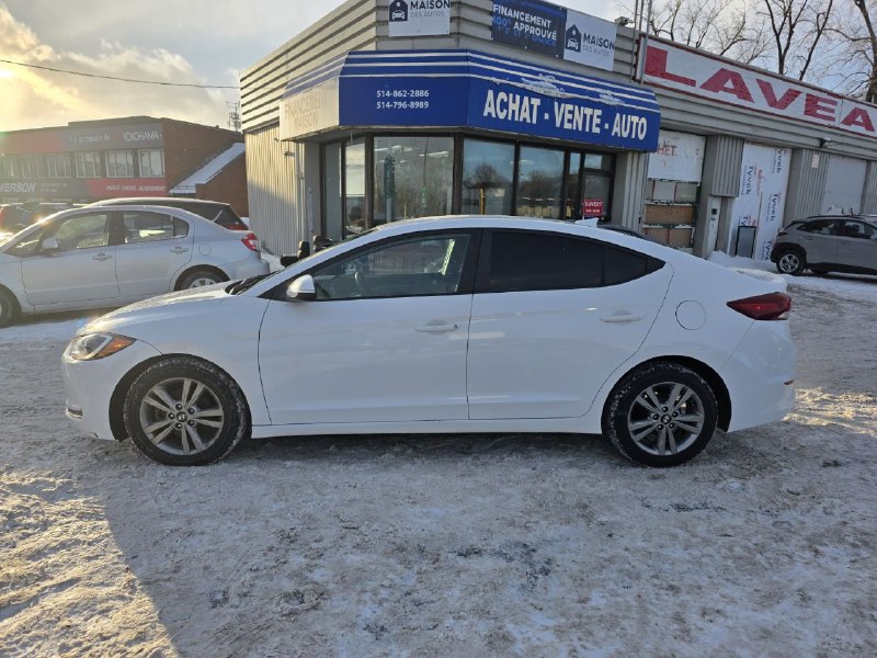 2018 Hyundai Elantra **GL**CAMERA DE RECUL**ANGLE MORT**SIEGES CHAUFFANTS**MAGS**Financement 1Ère, 2e et 3e chance !!! 100% ApprouvÉ !! Image principale