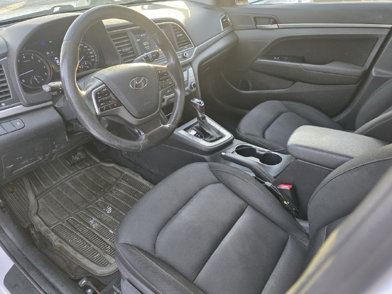 2018 Hyundai Elantra **GL**CAMERA DE RECUL**ANGLE MORT**SIEGES CHAUFFANTS**MAGS**Financement 1Ère, 2e et 3e chance !!! 100% ApprouvÉ !! Image principale