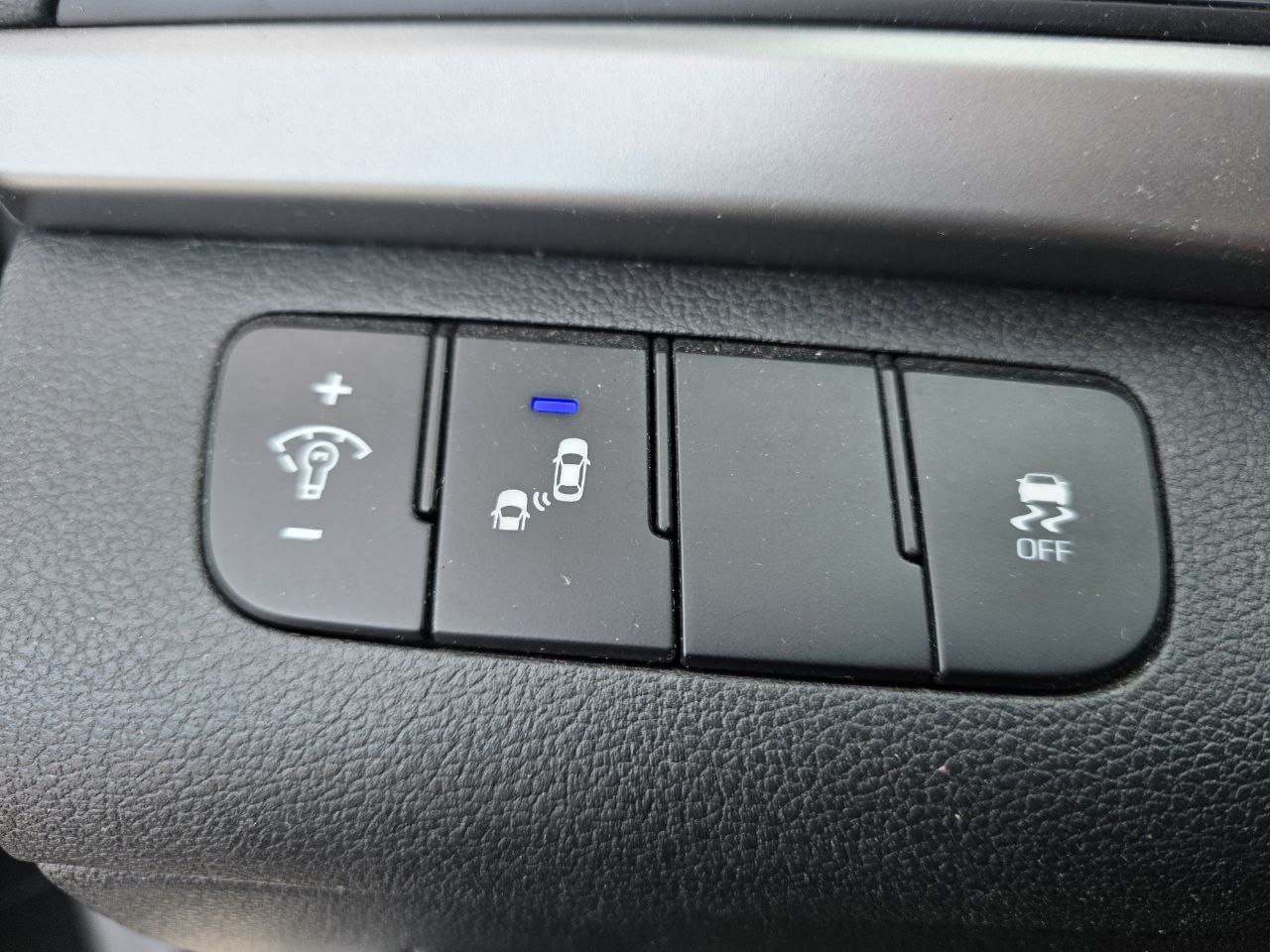 2018 Hyundai Elantra **GL**CAMERA DE RECUL**ANGLE MORT**SIEGES CHAUFFANTS**MAGS**Financement 1Ère, 2e et 3e chance !!! 100% ApprouvÉ !! Image principale