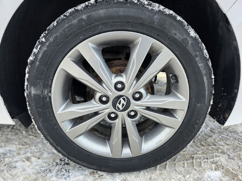 2018 Hyundai Elantra **GL**CAMERA DE RECUL**ANGLE MORT**SIEGES CHAUFFANTS**MAGS**Financement 1Ère, 2e et 3e chance !!! 100% ApprouvÉ !! Image principale