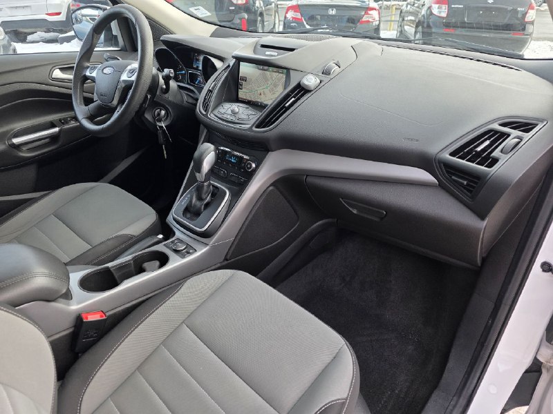 2014 Ford Escape JAMAIS ACCIDENTEE**AWD**NAVIGATION**CAMERA DE RECUL**SIEGES CHAUFFANTS**MAGS** Financement 1Ère, 2e et 3e chance !! 100% ApprouvÉ Main Image