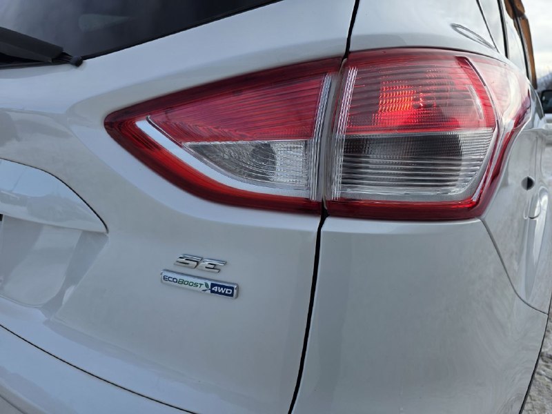 2014 Ford Escape JAMAIS ACCIDENTEE**AWD**NAVIGATION**CAMERA DE RECUL**SIEGES CHAUFFANTS**MAGS** Financement 1Ère, 2e et 3e chance !! 100% ApprouvÉ Main Image