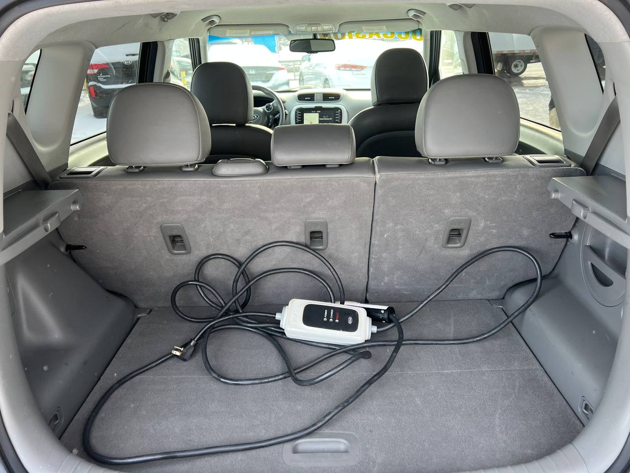 2016 Kia Soul EV Luxury**Jamais Accidentee**NAVIGATION**CUIR**SIEGES CHAUFFANTS AVANT ET ARRIERE**SIEGES FROIDS**VOLANT CHAUFFANT**MAGS** Main Image